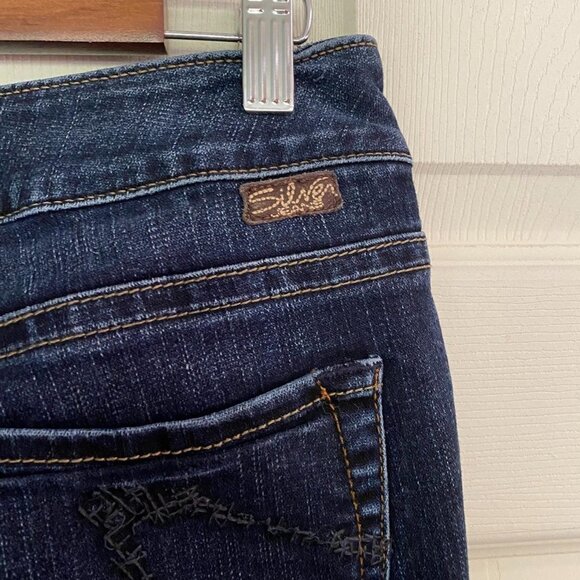 Silver Women's Suki Dark Wash Whiskered Bootcut Mid RIse Denim Jeans Size 28 32 - Picture 6 of 10